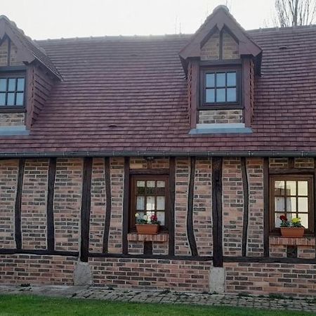 Le Petit Gite De La Varenne Saint-Hellier Eksteriør billede