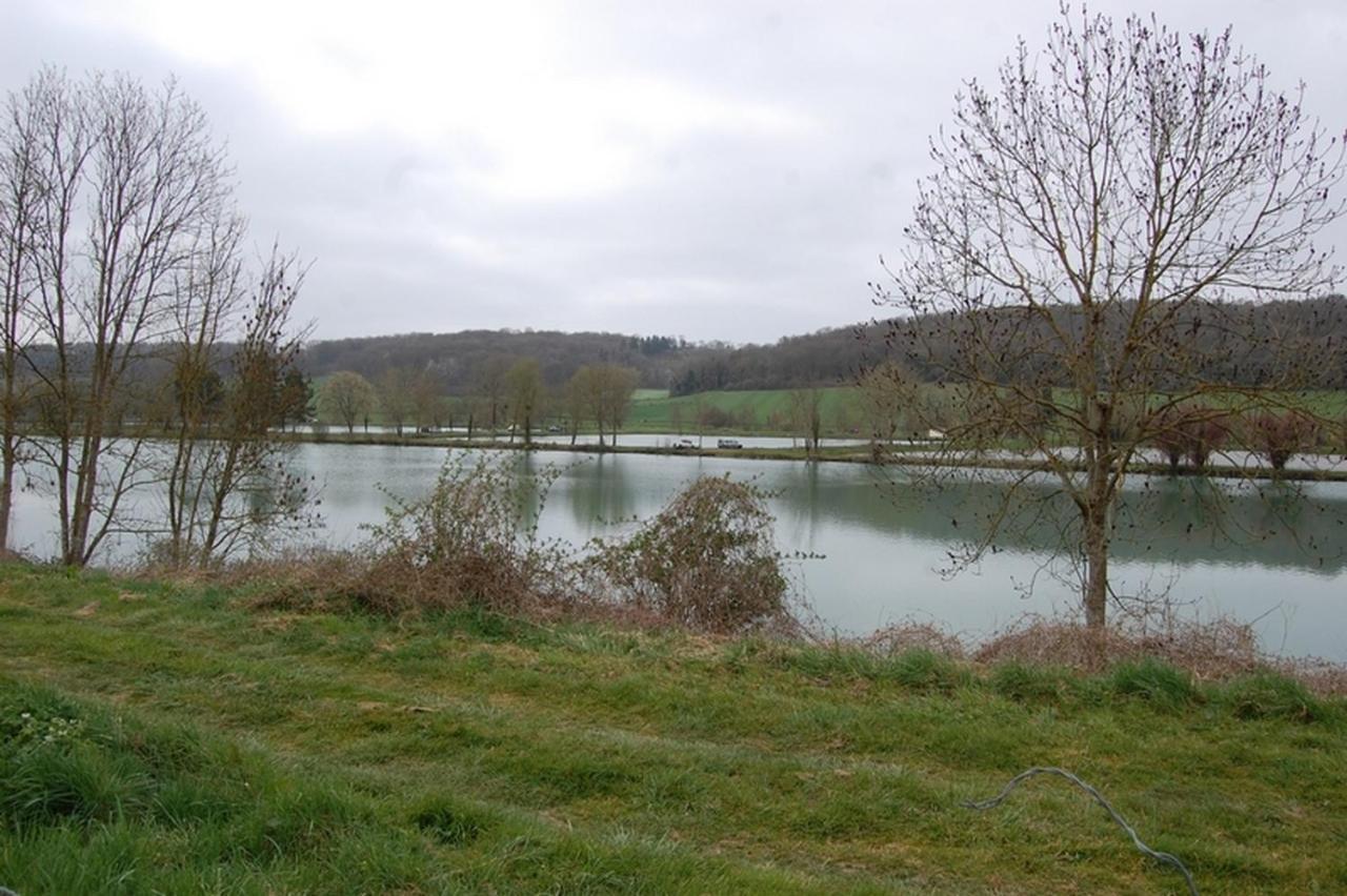 Le Petit Gite De La Varenne Saint-Hellier Eksteriør billede