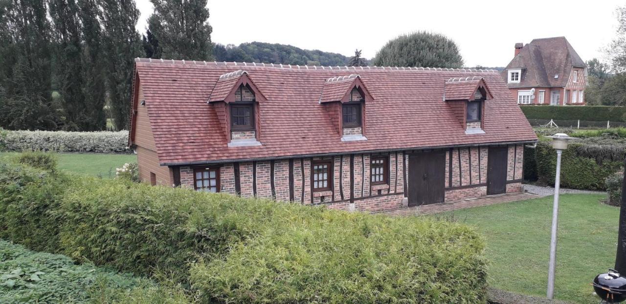 Le Petit Gite De La Varenne Saint-Hellier Eksteriør billede